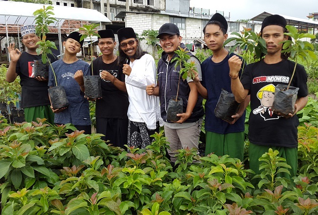 Ikhtiar Kelompok Santri Tani Milenial Cetak Santripreneur