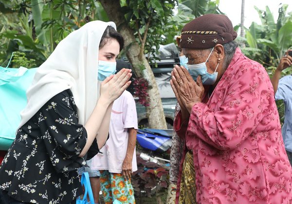 Arumi Bachsin Ketua Tim Penggerak PKK Jatim