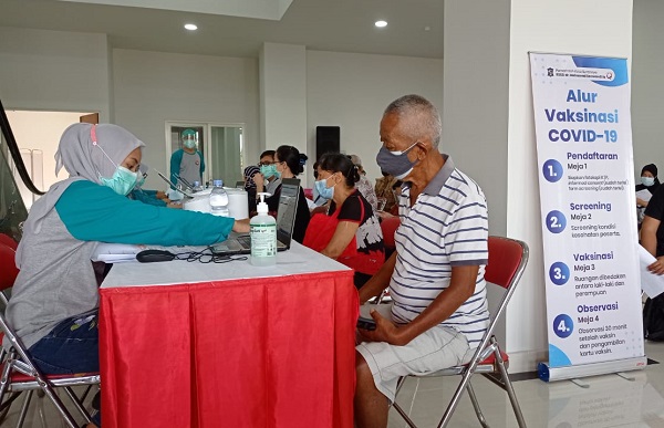 Vaksinasi COVID-19 ta batalkan puasa