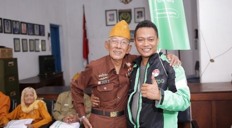 Driver Grab Hormati Veteran di Hari Pahlawan