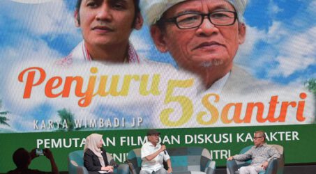 Belajar Lebih Mencintai Indonesia Ala Kiai Zawawi Imron