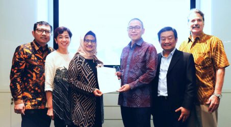 XL Axiata Umumkan Pemenang Tender Penjualan Menara
