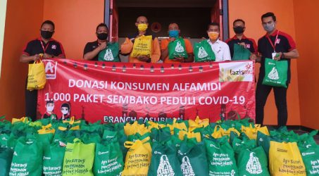 Pengelola Donasi Konsumen Alfamidi Salurkan 11.200 Paket Sembako Peduli Covid-19