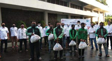 Forum Lembaga Jasa Keuangan Jatim Bantu Warga Terdampak COVID-19
