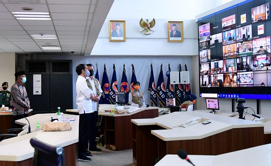 Presiden Jokowi dan Letjen Doni Monardo