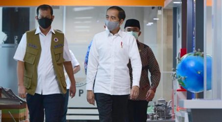 Tugas Besar Belum Berakhir, Presiden Jokowi Datangi Gugus Tugas COVID-19