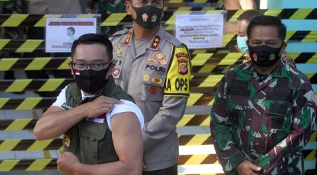 Gubernur Jabar Sudah Disuntik Vaksin COVID-19, Ada Sedikit Baal di Sebelah Kiri