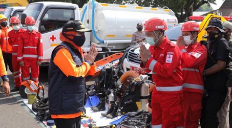 Waspada La Nina, Khofifah Ingatkan Bahaya Banjir, Longsor dan Angin Kencang