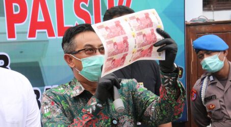BI dan Polrestabes Surabaya Ungkap Pembuat dan Pengedar Rupiah Palsu Rp 1,1 Miliar