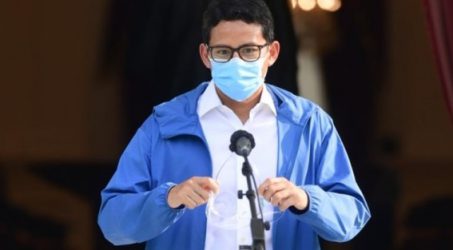 Mumpung Lagi Tren, Sandiaga Tantang Pelaku Ekonomi Kreatif Produksi Jaket Biru Istana