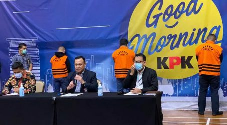 Menteri Sosial Serahkan Diri ke KPK, Resmi Jadi Tersangka Suap Dana Bansos COVID-19