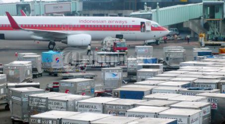 Terbang Perdana, Kargo Garuda Surabaya – Hongkong Pacu Ekspor UMKM Jatim