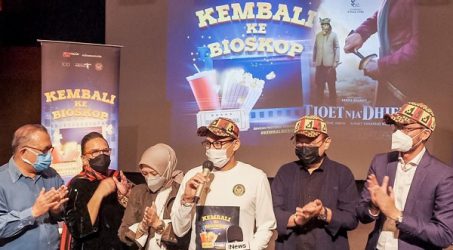 Dihadiri Erros Djarot dan Christine Hakim, Sandiaga Gelar Nonton Bareng Tjoet Nja’ Dhien