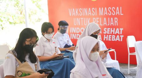 Khofifah Perintahkan Vaksinasi Pelajar Seluruh Jatim
