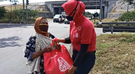 Alfamidi HUT ke-14, Berbagi 4.000 Paket Sembako kepada Warga Terdampak Pandemi