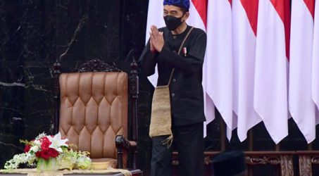 Presiden Jokowi Kenakan Baju Adat Baduy : Desain Sederhana, Simpel dan Nyaman Dipakai