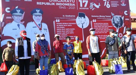 Bahagianya Tukang Becak dan Pemulung Menyanyikan Indonesia Raya di Gedung Grahadi