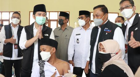 Bank Jatim Sukseskan Program Vaksinasi hingga Pulau Bawean