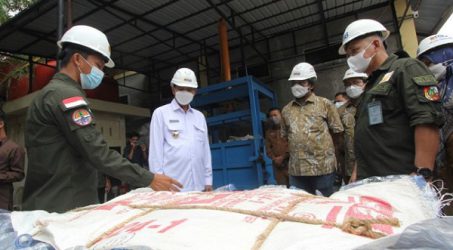 Tambah Penghasilan Masyarakat Tenayan, PJB Bentuk Bank Sampah Induk