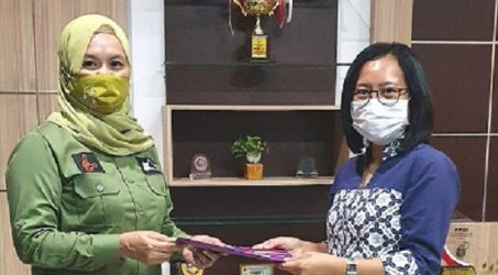 Sampoerna Academy Surabaya Donasikan 550 Buku Dukung Jatim Membaca