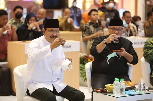 Wali Kota Pasuruan Gus Ipul dan Kepala Perwakilan BI Jatim Budi Hanoto 