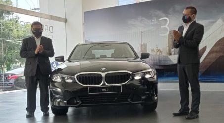 New BMW 320i Dynamic Tampilkan Teknologi Terbaru dengan Harga Kompetitif