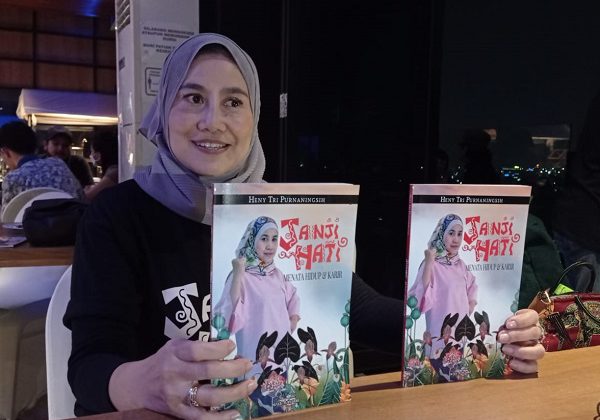 Memotivasi Milenial, Heny Elite Indosat Ooredoo Luncurkan Autobiografi Janji Hati