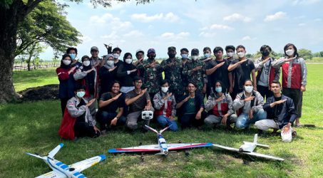 Tim Bayucaraka ITS Panen Delapan Juara Kontes Robot Terbang