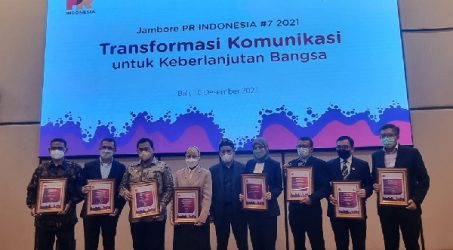 Mendag Lutfi Terima Penghargaan Most Popular Leader