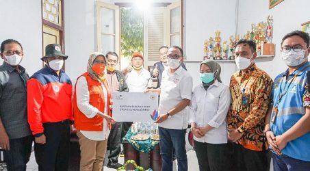 PLN Salurkan Bantuan Rp 100 Juta Warga Terdampak Erupsi Gunung Semeru