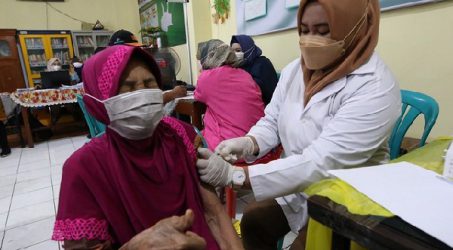 Dinkes Surabaya Buka Sentra Vaksin Masal Percepat Booster