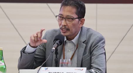 Direktur Utama Bank Jatim Raih Indonesia Financial Top Leader Awards