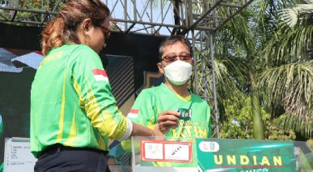 Bank Jatim Beri Tiga Hadiah Umroh di Gowes Bareng Gubernur Jatim