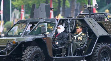 Peringati HUT ke-77, Gubernur Khofifah Yakin TNI Makin Kuat dan Solid