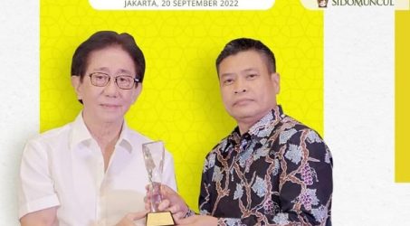 Direktur Sido Muncul Raih Penghargaan Lifetime Achievement Appreciation 2022