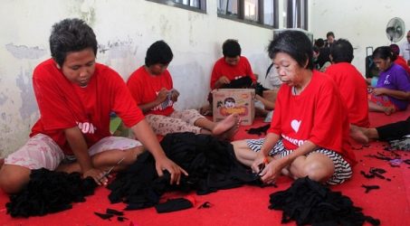 Pemkot Surabaya Latih ODGJ Liponsos Buat Handicraft