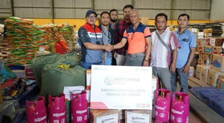 Pertamina Peduli Bencana Erupsi Semeru Serahkan Bantuan kepada Masyarakat Terdampak