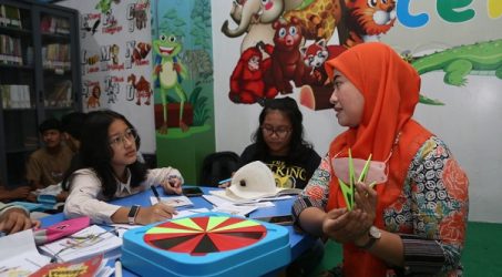 Siswa Surabaya Antusias Ikuti Ayo Sinau Bareng dan Ngaji di Balai RW