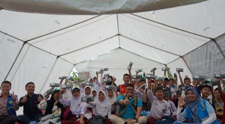 Berbagi Kebahagiaan dengan Anak-anak Penyintas Gempa Cianjur, Pegawai PLN Mengajar di Sekolah Darurat