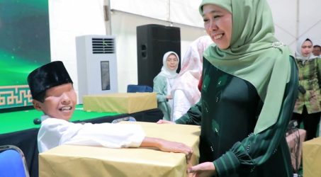 Gubernur Jatim Apresiasi Empat Santri Pemenang Audisi Pelantun Shalawat Asyghil Satu Abad NU