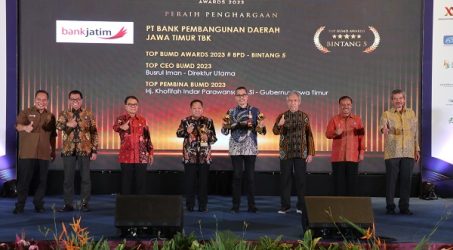 Bank Jatim Boyong Penghargaan di Ajang TOP BUMD Awards 2023