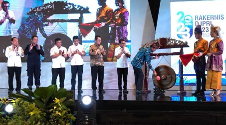 Semen Padang dan KKP Berkolaborasi Atasi Sampah Laut Melalui Program Nabuang Sarok