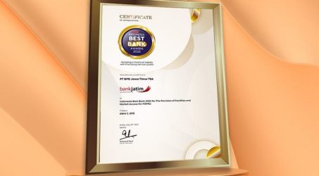 Bank Jatim Raih Penghargaan Indonesia Best Bank Awards 2023