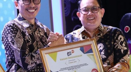 Bank Jatim Terima Penghargaan Jatim Bangkit Awards, Dukung Pemulihan Dampak Pandemi
