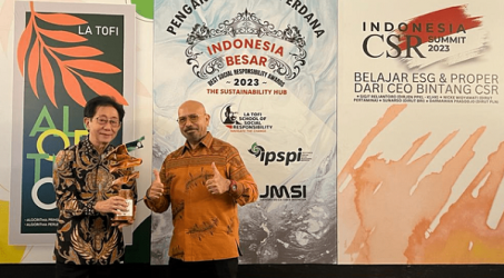 Direktur Sido Muncul Irwan Hidayat Raih Bintang CSR Berkat Komitmennya Jaga Green Company