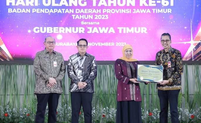 Peduli Pajak, Bank Jatim Terima Penghargaan dari Bapenda Jawa Timur