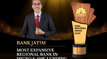  Bank Jatim Sabet Penghargaan Road To CNBC Indonesia Awards 2023 Best Regional Banks