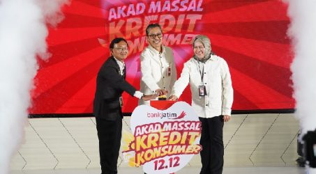 Pertama di Indonesia, Bank Jatim Pecahkan Rekor MURI 2.312 Debitur Tanda Tangan Akad Massal Kredit Konsumer   