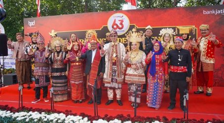 Peringatan HUT ke-79 RI dan HUT ke-63 Bank Jatim Berbusana Adat  Dukung Nusantara Baru