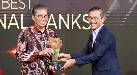 Konsisten Jalankan ESG, Bank Jatim Sabet Penghargaan CNBC
